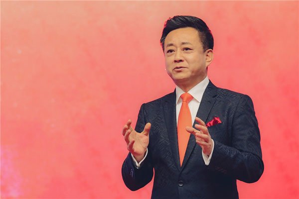 朱军弦子真相怎么回事 化妆间隔着衣服摸她没得逞-图1