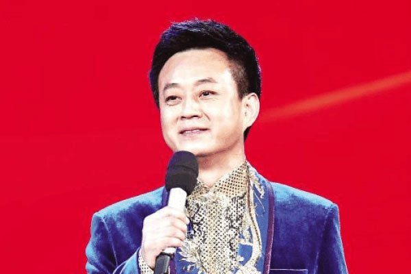 朱军弦子真相怎么回事 化妆间隔着衣服摸她没得逞-图2