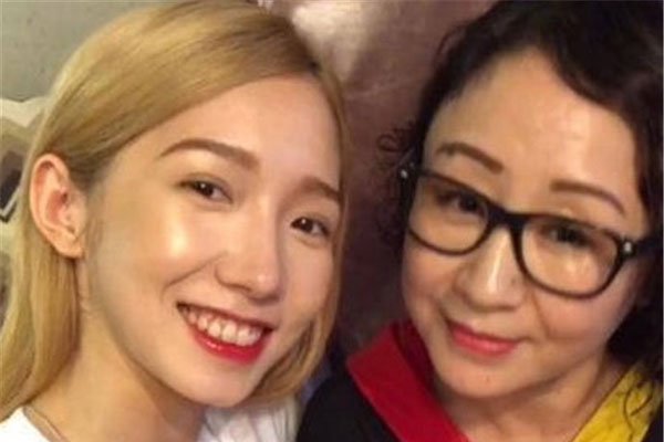 孟美岐个人资料介绍 抽烟照曾被包养是蕾丝是真的吗-图1