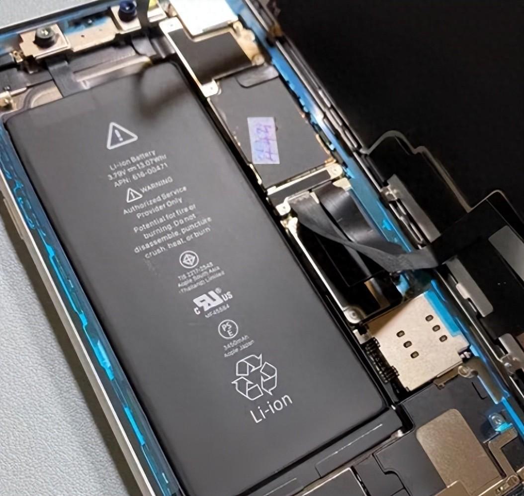 iPhone手机电池只剩下78%有必要换吗？行内人告诉你该怎么做-图1