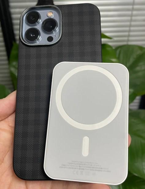 2台iPhone手机怎么互相无线充电？懂得这种方法的人并不多-图3