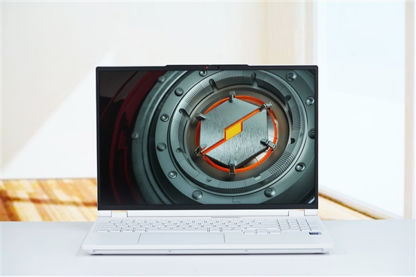 酷睿Ultra 9+RTX 5090双绝！机械革命耀世16 Ultra图赏-图3