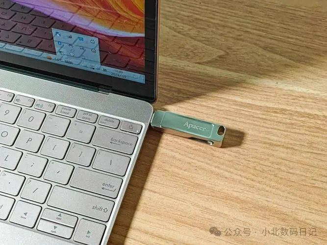 u盘怎么在电脑上使用？详细操作指南，小白有手就会！-图2