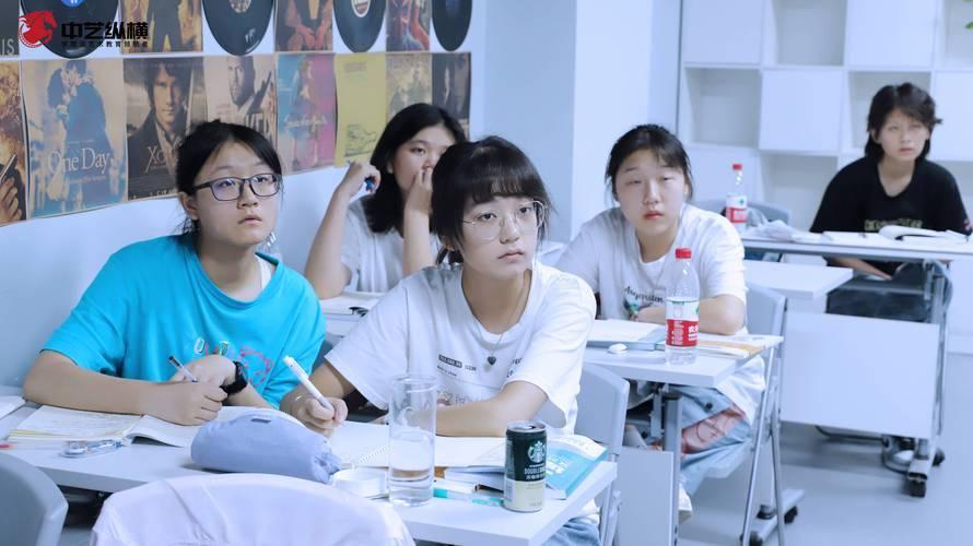 表导演艺考可以选什么专业？高就业率、小众专业选择，报考指南！-图1