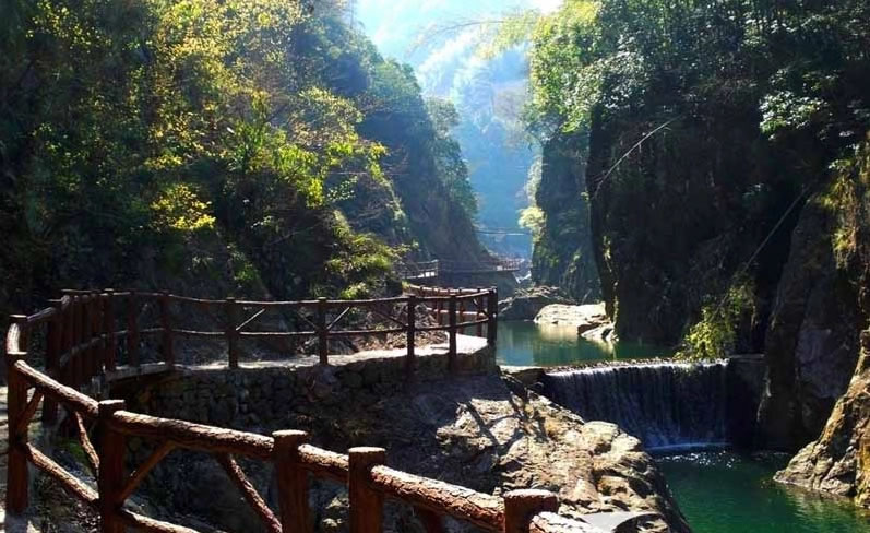 十八涡景区旅游攻略：拥有“天下第一冰臼”地质奇观