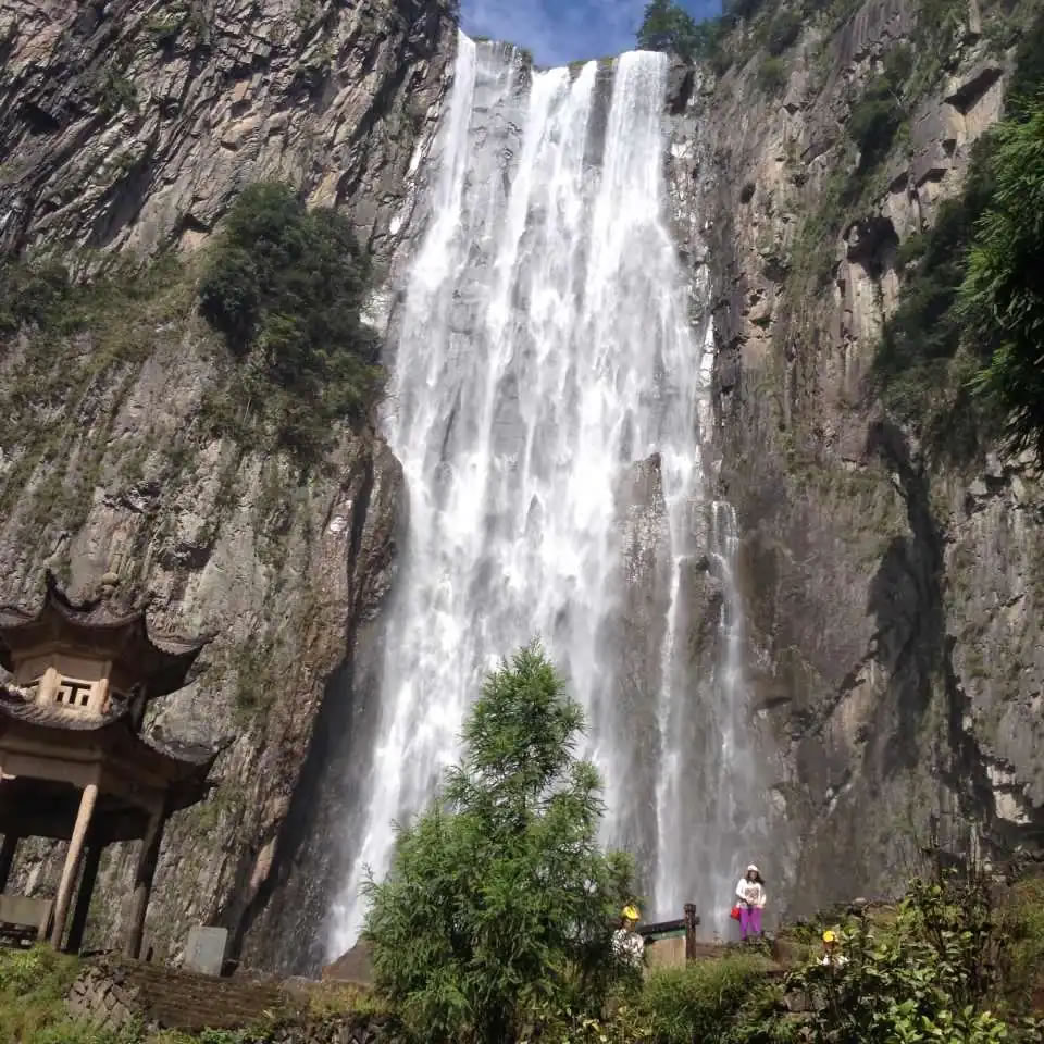 百丈漈风景区旅游攻略：以“中华第一高瀑”为核心