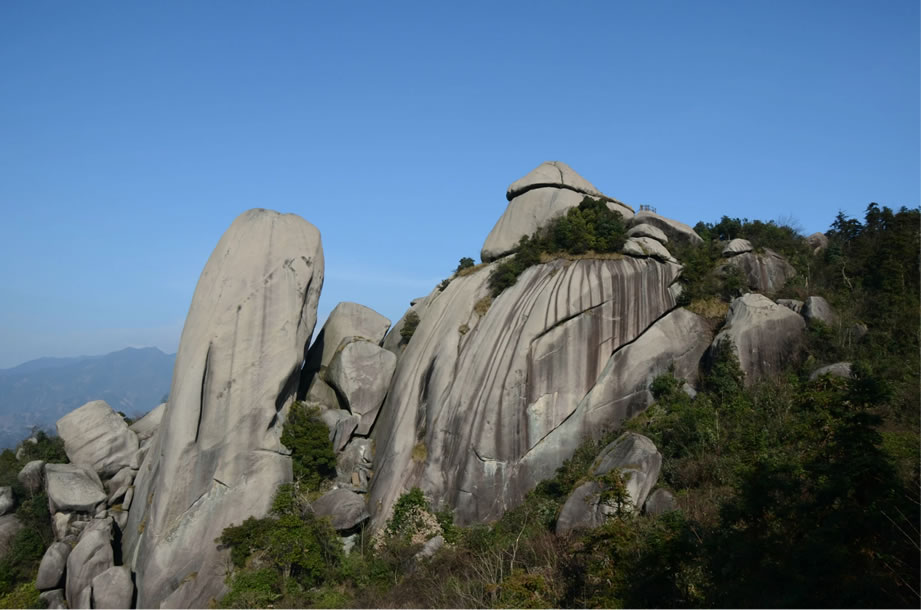 浮盖山景区旅游攻略：以奇峰、怪石、飞瀑、幽谷为特色