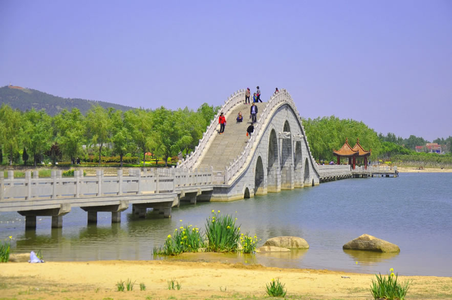 督公湖旅游攻略：以原生态山水景观和户外运动为核心