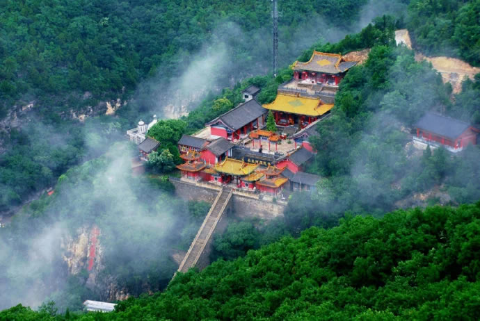 仙堂山旅游攻略：“人间蓬莱”尽显奇峰秀水与超凡脱俗之境