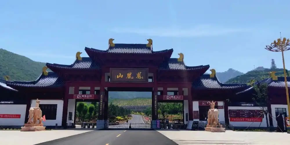 唐山凤凰山旅游攻略：山势挺拨秀丽？苍松翠柏密布