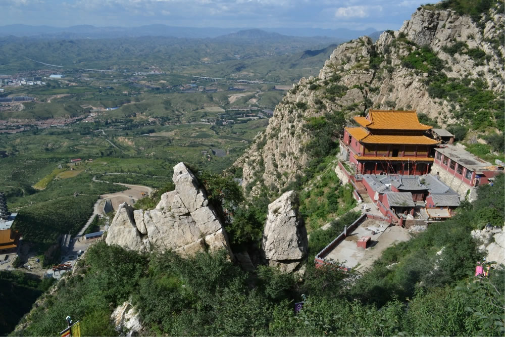 鸡鸣山风景区旅游攻略：“参天一柱”被誉为塞外小泰山