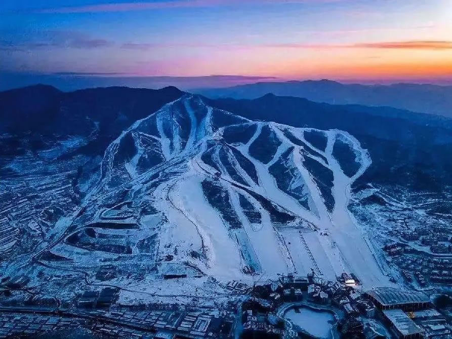 万龙滑雪场旅游攻略：中国最大的