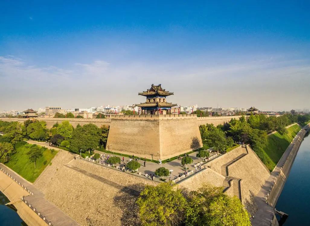 西安城墙旅游攻略：中国现存规模最大、保存最完整的古代城垣之一-图1
