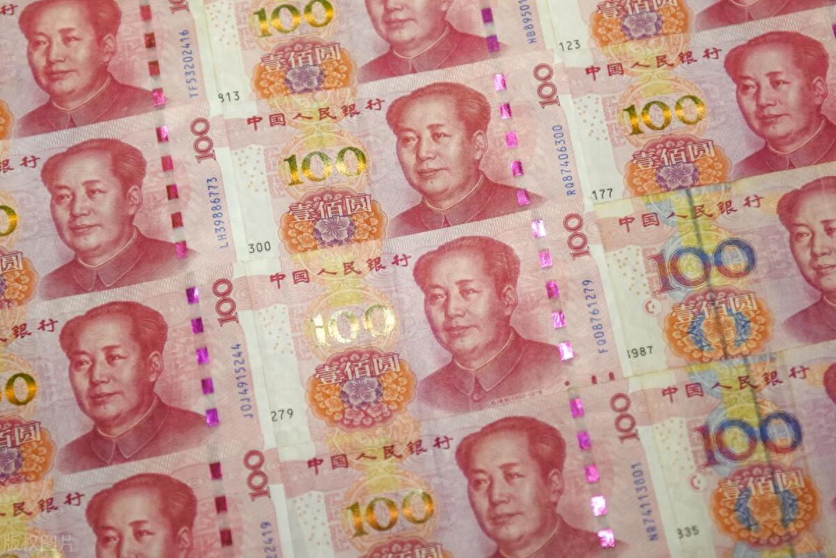 人社部定调，2025年养老金调整，2300、3300、4300元，上涨差多少