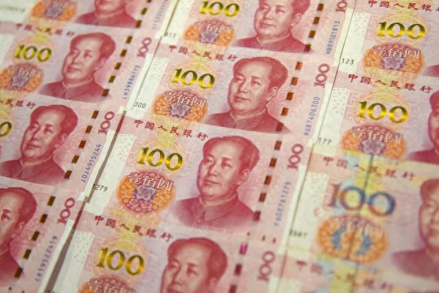 3月来临，人社部会公布养老金调整通知吗？若涨幅3%，谁能涨300？