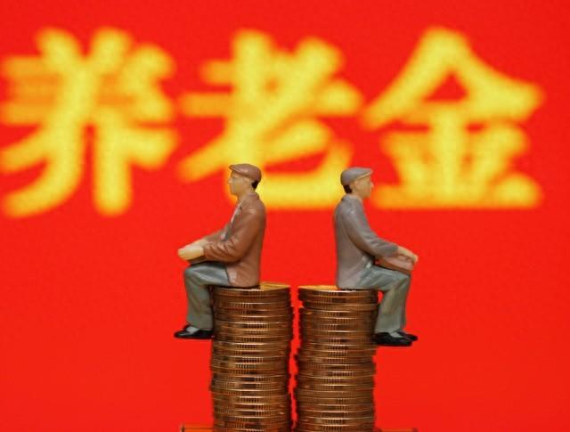湖北武汉，工龄39年，个人账户8.7万，3月刚退休，看养老金有多少