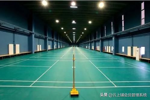 羽毛球单打界线在哪里？羽毛球单打有哪些基本规则？