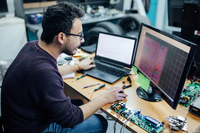 学习编程先学什么?一步步带你解锁编程新世界