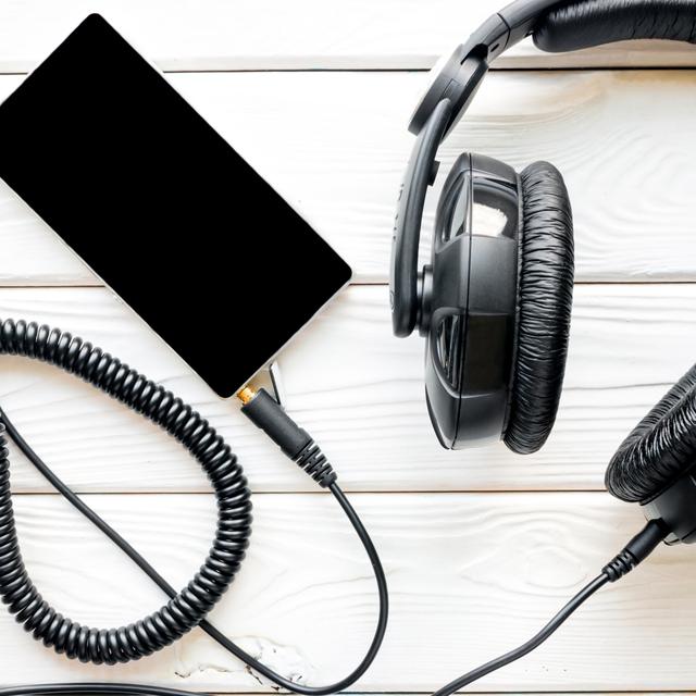 耳机怎么与手机连接配对？