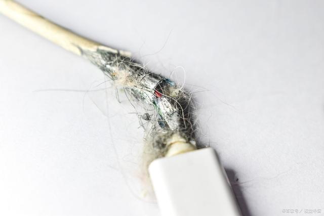 为什么手机充不进电了?手机充不进电应该怎么办?