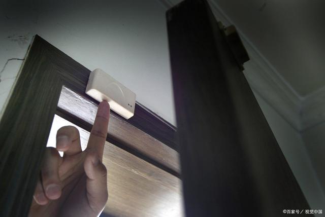 手机如何查房间有无摄像头?让手机成为随行侦探!