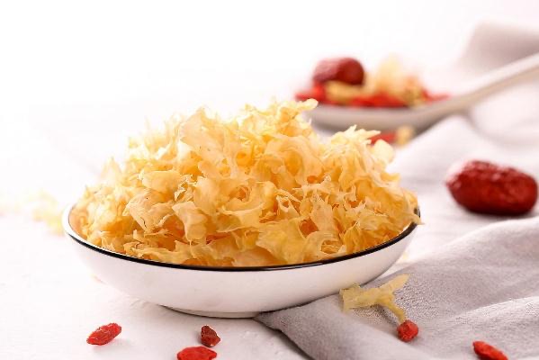 银耳对女人有什么功效？女人吃银耳有什么好处