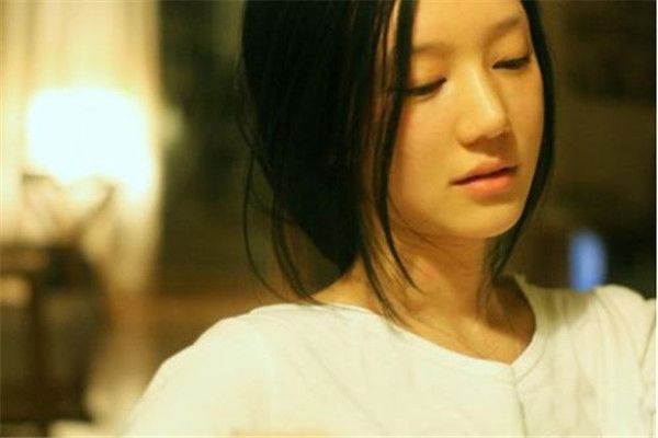 美人沟下巴的女人财运如何??美人沟下巴女人面相婚姻-图2 美人沟下巴的女人财运如何??美人沟下巴女人面相婚姻-图2