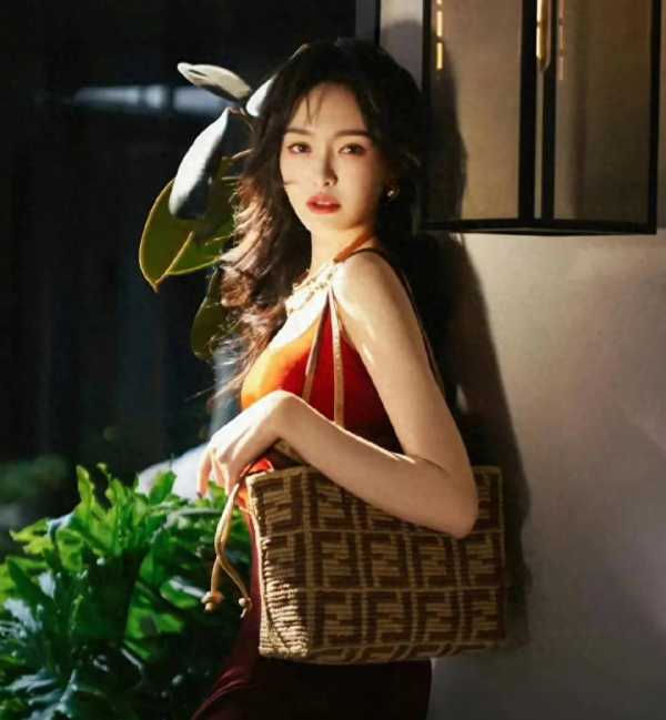 曝某艺人参加综艺录制迟到12小时，带您了解详细情况