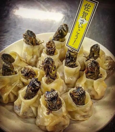 日本餐厅开创异形饺子 宛如抱脸虫出壳！满嘴尖牙很惊悚(图2)