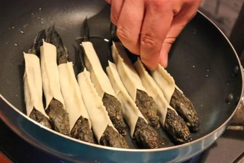 日本餐厅开创异形饺子 宛如抱脸虫出壳！满嘴尖牙很惊悚(图6)