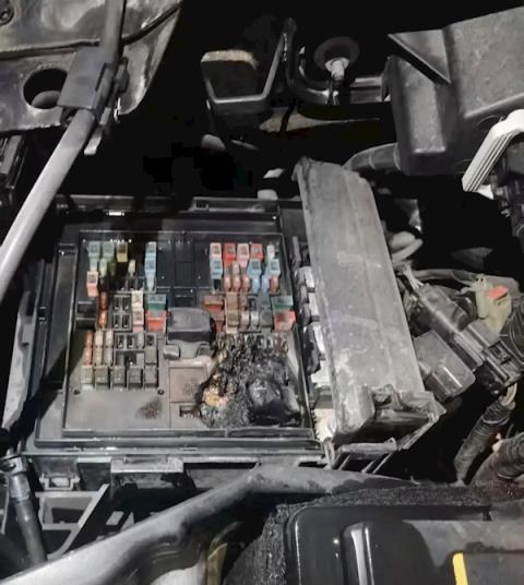 林肯领航员行驶中自燃 国内此前曾发布过召回通知