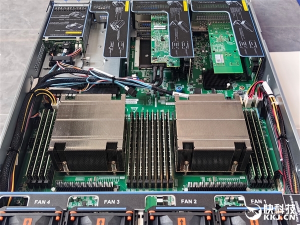 龙芯新品发布会官宣!64核心128线程的龙芯3C6000有望正式登场-图5 龙芯新品发布会官宣!64核心128线程的龙芯3C6000有望正式登场-图5