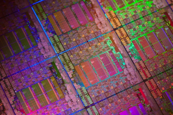 英特尔董事:蚀刻技术将取代光刻成芯片制造核心-图1 英特尔董事:蚀刻技术将取代光刻成芯片制造核心-图1