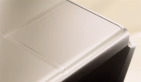 行业最强小折叠!小米MIX Flip 2外观首次揭晓-图2 行业最强小折叠!小米MIX Flip 2外观首次揭晓-图2