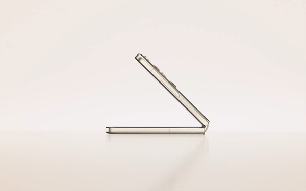 行业最强小折叠!小米MIX Flip 2外观首次揭晓-图3 行业最强小折叠!小米MIX Flip 2外观首次揭晓-图3