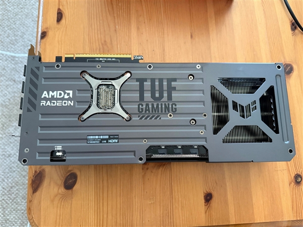 真缝合怪：AMD、NVIDIA居然出现在了同一块显卡上！(图2)