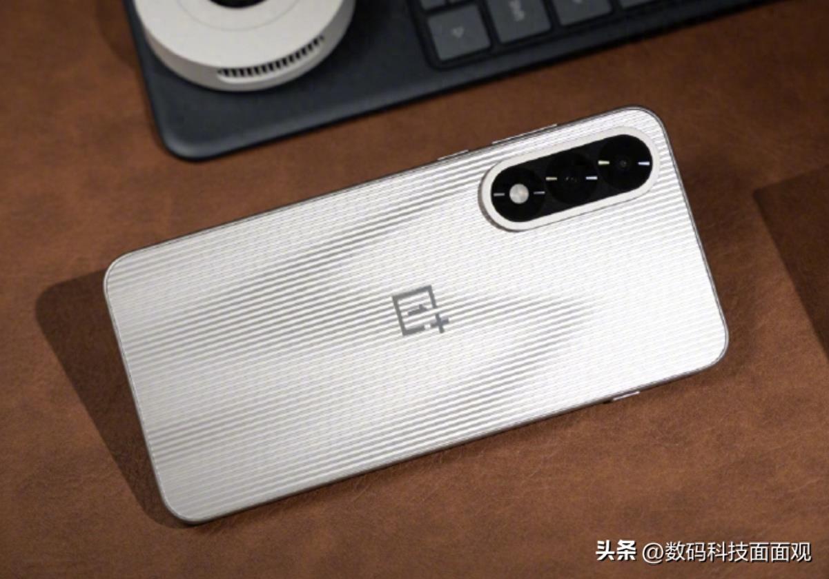 高性价比高性能手机，小米Redmi K80与一加Ace5 至尊版如何选？-趣考网