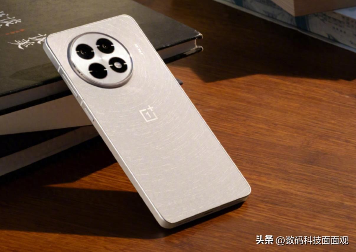 小米REDMI K80迎来劲敌，一加Ace5正面硬刚，价格便宜的中端旗舰-趣考网