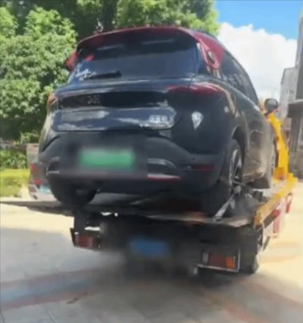 Smart两年叫七八次拖车修车 车主：比跑赛道的车还频繁(图2)