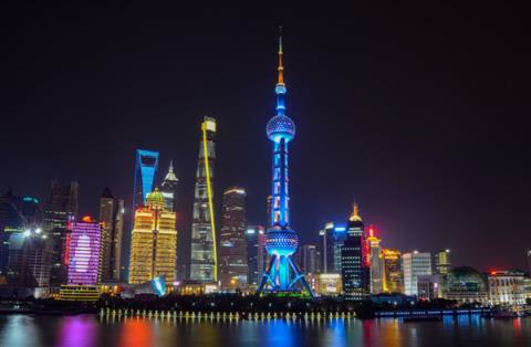 上海东方明珠玻璃地板疑热炸 工作人员：已紧急处理(图1)