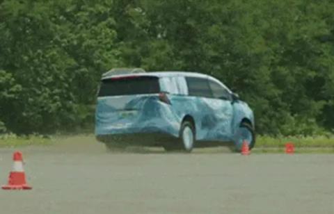 品牌新旗舰！全新别克世家伪装实车官宣：定位中大型MPV(图3)