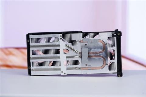 紧凑双槽设计！映众RTX5050曜夜显卡图赏(图18)