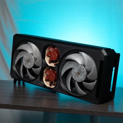 RTX5090改造五个风扇！噪音几不可闻