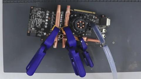 还能再战！神卡GTX1060装上自制水冷：性能飙升13%创纪