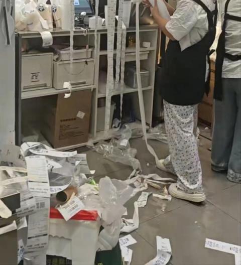 大爆单！外卖大战补贴升级 骑手1天赚了1700元(图1)