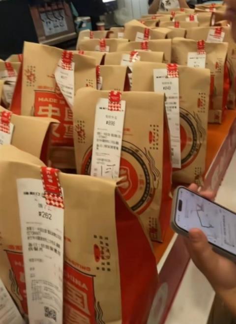 大爆单！外卖大战补贴升级 骑手1天赚了1700元(图2)