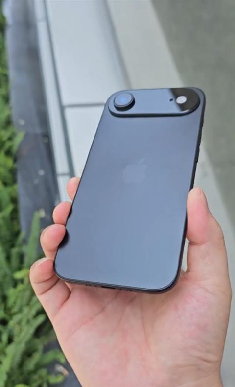 5.5mm史上最薄苹果手机！iPhone17Air最新机模上