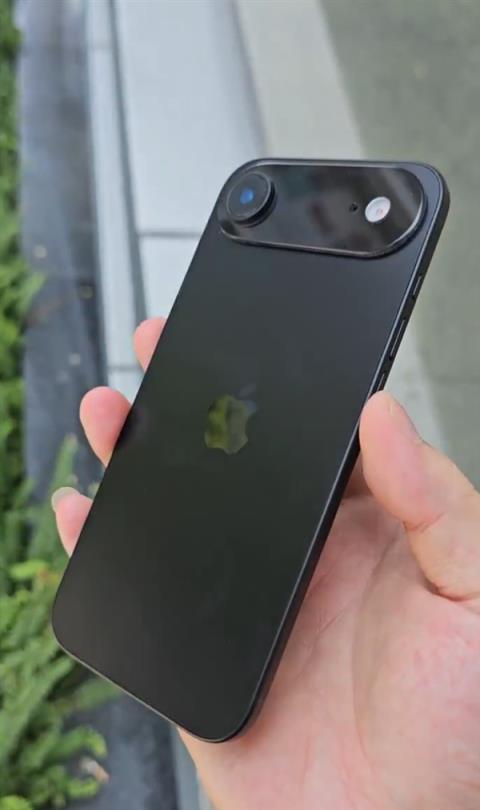 5.5mm史上最薄苹果手机！iPhone17Air最新机模上手(图3)