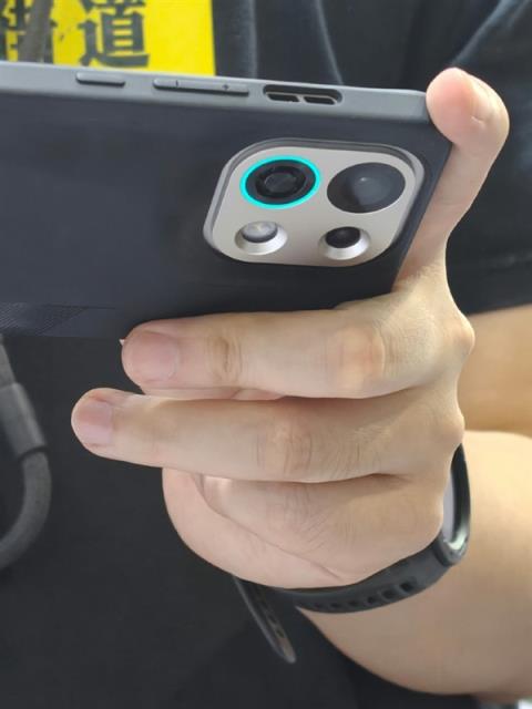 OPPOK13Turbo系列真机亮相：自带风扇+RGB