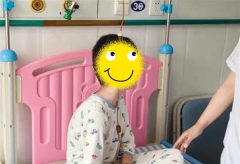 奶奶频繁亲吻孙子致其患亲吻病：脖子长鸽子蛋大小肿块(图1)